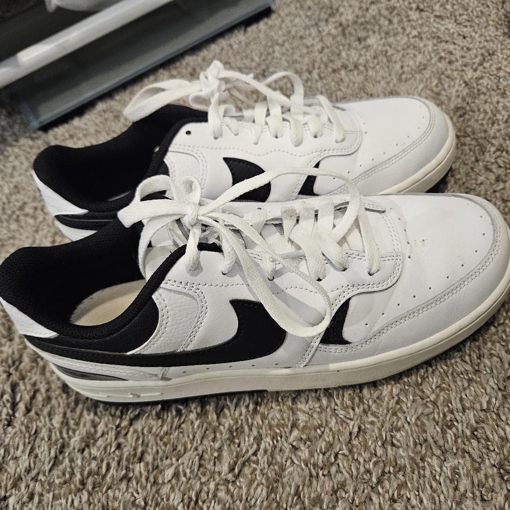 Nike White and Black Lace-Up Sneakers